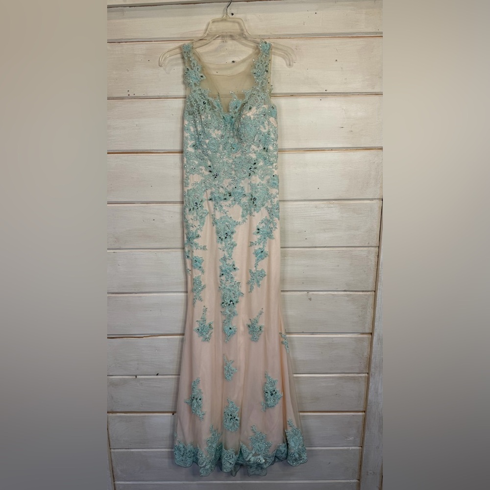 Elegant Mint Appliqué Evening Gown for Women size 3 / 4